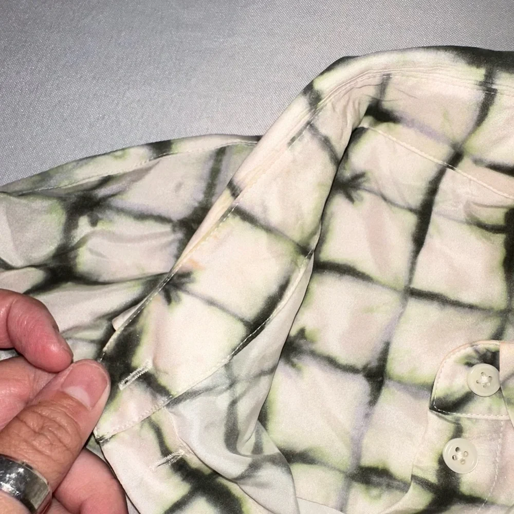 COS • 100% Silk Print Blouse **SEE MEASUREMENTS** Off-White Green Oversized - Picture 13 of 15
